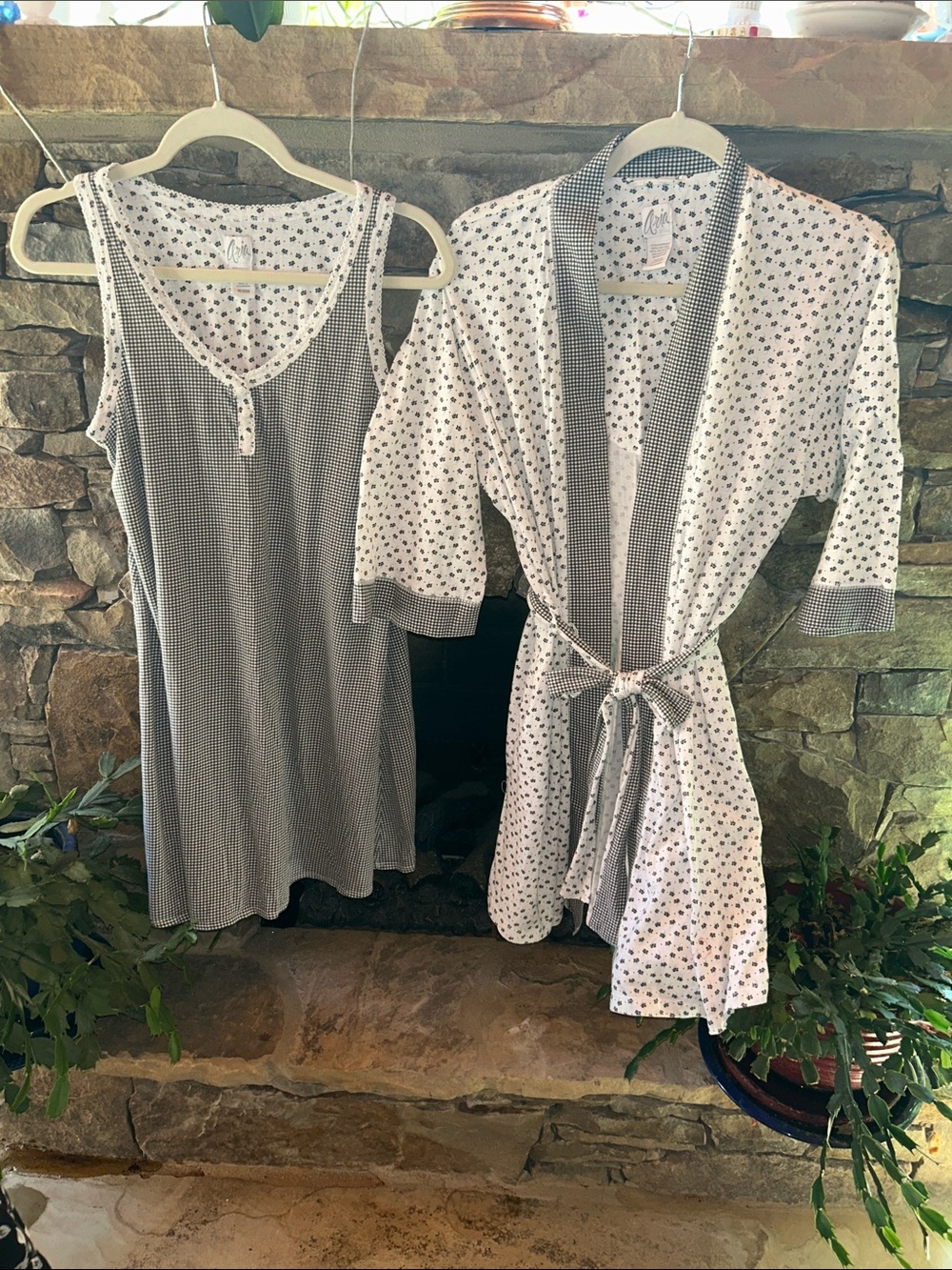 Women's Two-Piece Sleep Set; Gray Floral & Gingham with Matching Robe; Like New!
